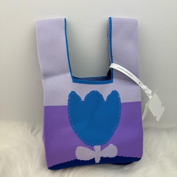 NWT Purple Blue Flower Compact Stylish Essentials Handheld Bag - Picture 5 of 9